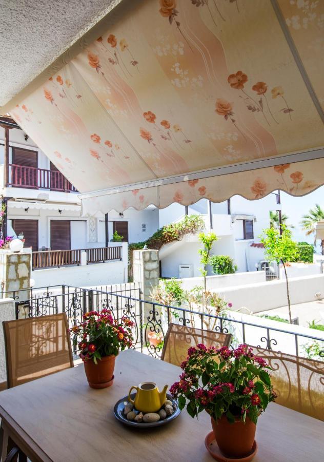 Beachfront Deluxe Apt. Pefkochori Esterno foto