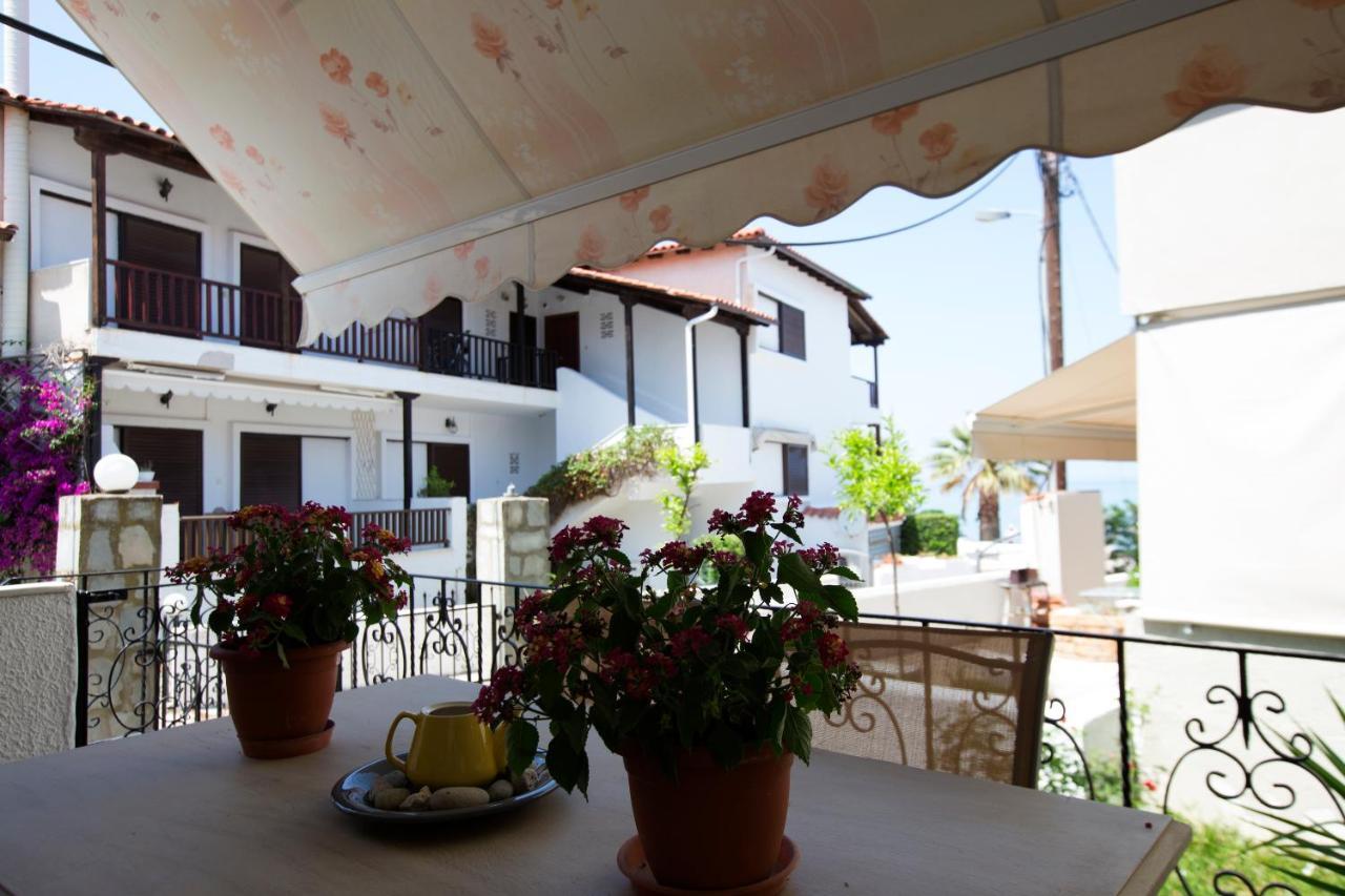 Beachfront Deluxe Apt. Pefkochori Esterno foto